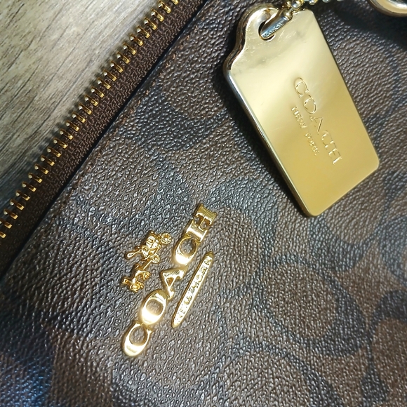 Coach Tote Bag In Signature Canvas & Leather Carryall Brown and black. - Picture 7 of 16